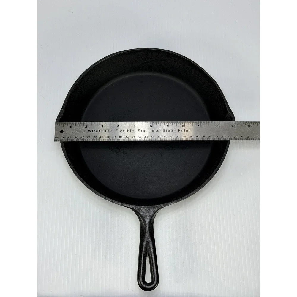 Vintage #8 Unmarked Lodge Cast Iron Skillet 3 Notch‎ Heat Ring Restored Seasoned